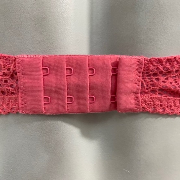 Victoria's Secret Plunge Halter Bralette Size Med - Picture 5 of 9